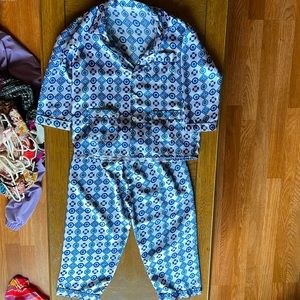 Silky kids pjs size 7/8